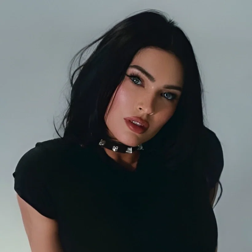 MECHANIC–Megan Fox