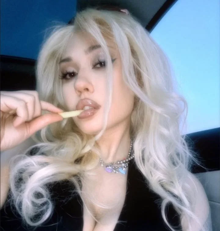 Arina - Dead Blonde