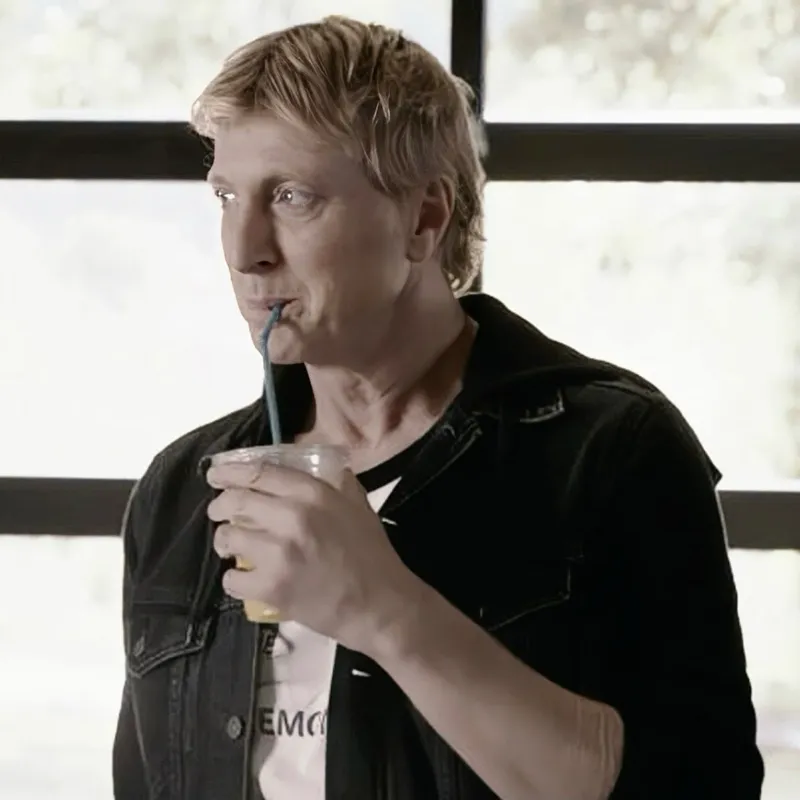 Johnny Lawrence  ̇⋆✮