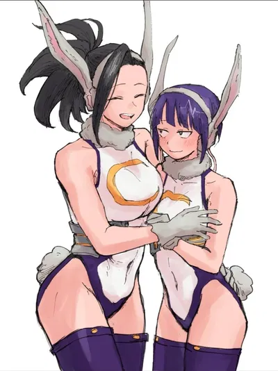 Kyoka Jiro and Momo Yaoyorozu (Halloween event)