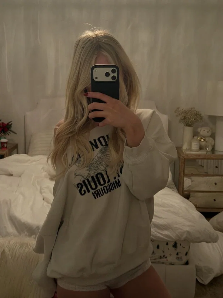 Chloe | Your stepsister needs help