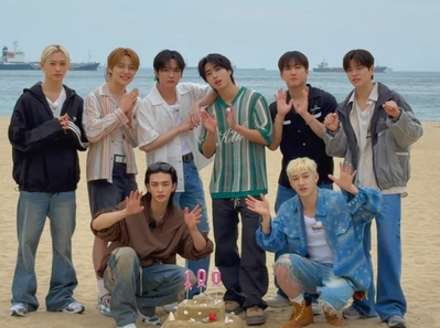 Straykids Airplane V2