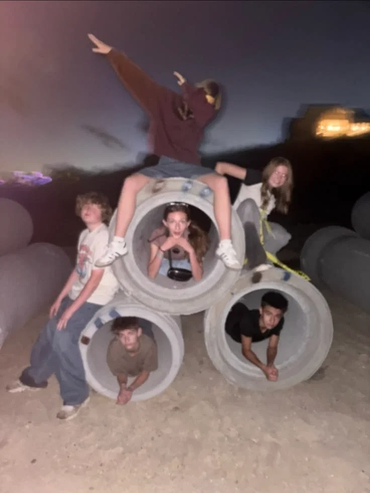 ♥︎ Your chaotic high-school groupchat ♥︎