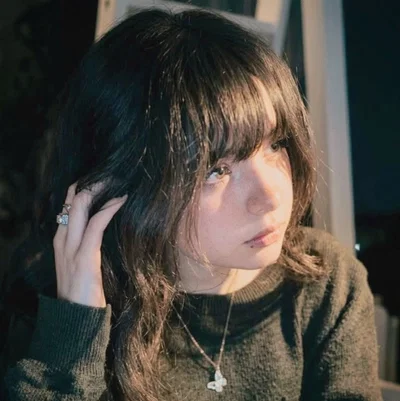 Jennifer "Jen" Krüger // Depressed classmate