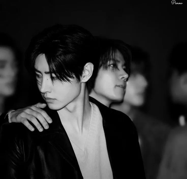 Lee Heeseung and Park Sunghoon 