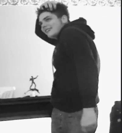 ⤷  ゙GERARD WAY ˎˊ˗