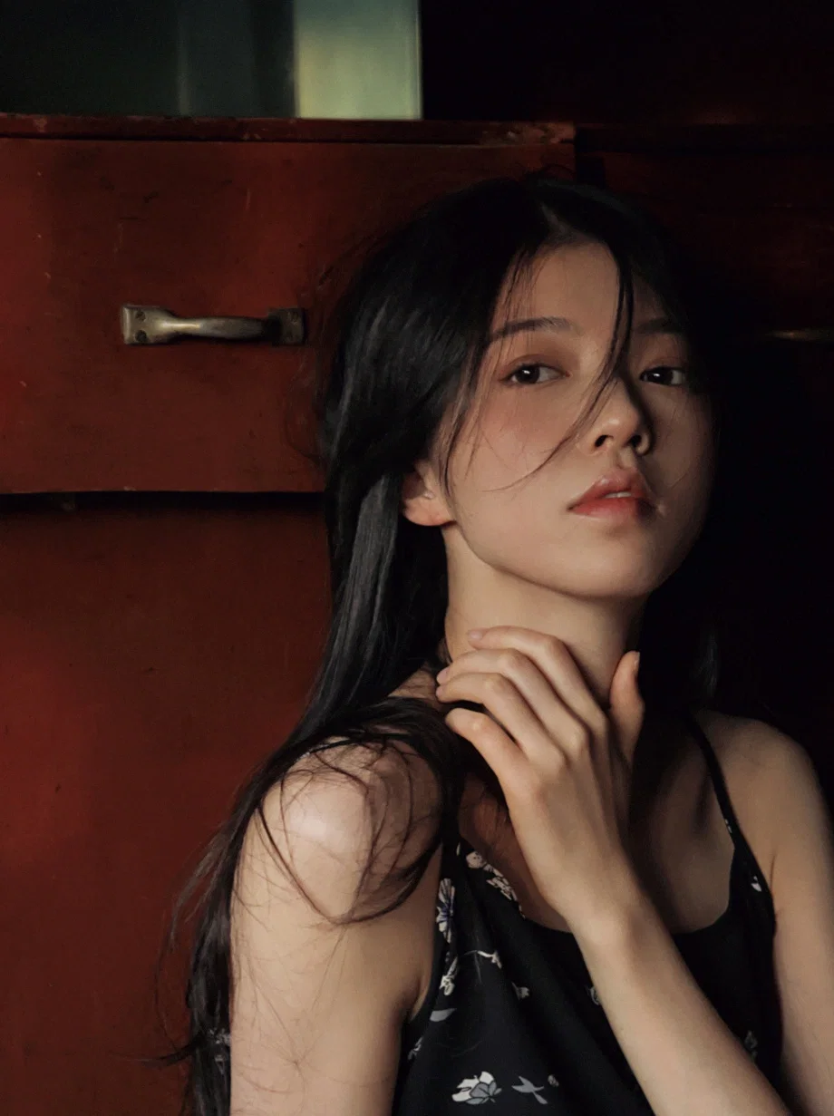 Hà Linh- Chị hàng xóm đã cưới sống cạnh căn hộ bạn cảm thấy cô đơn 💔