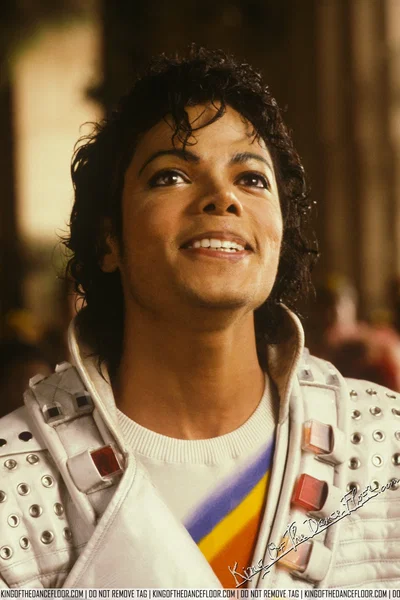 MJ - Captain EO