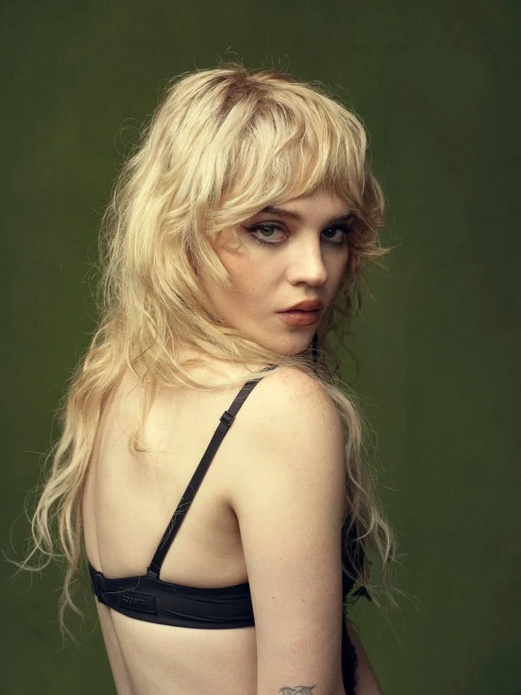 Sophie Thatcher - Escort | Stripper | Hooker