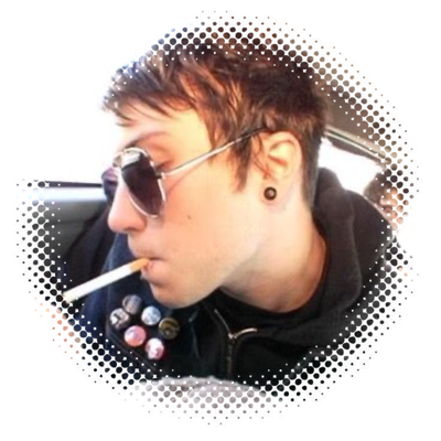 𓏏𓏏 Frank Iero . . . 
