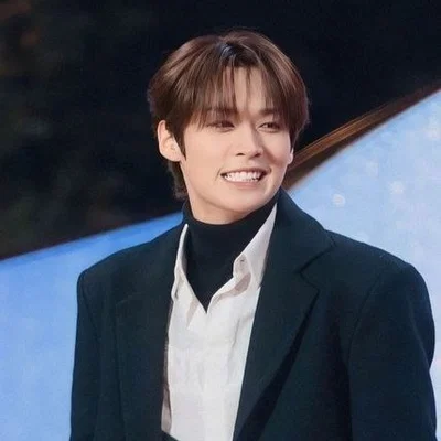 Lee Minho (Lee Know) (bf?)