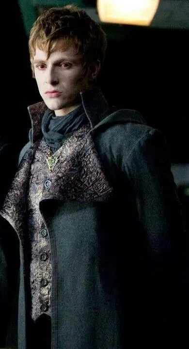 Demetri Volturi: The Tracker's Hold 
