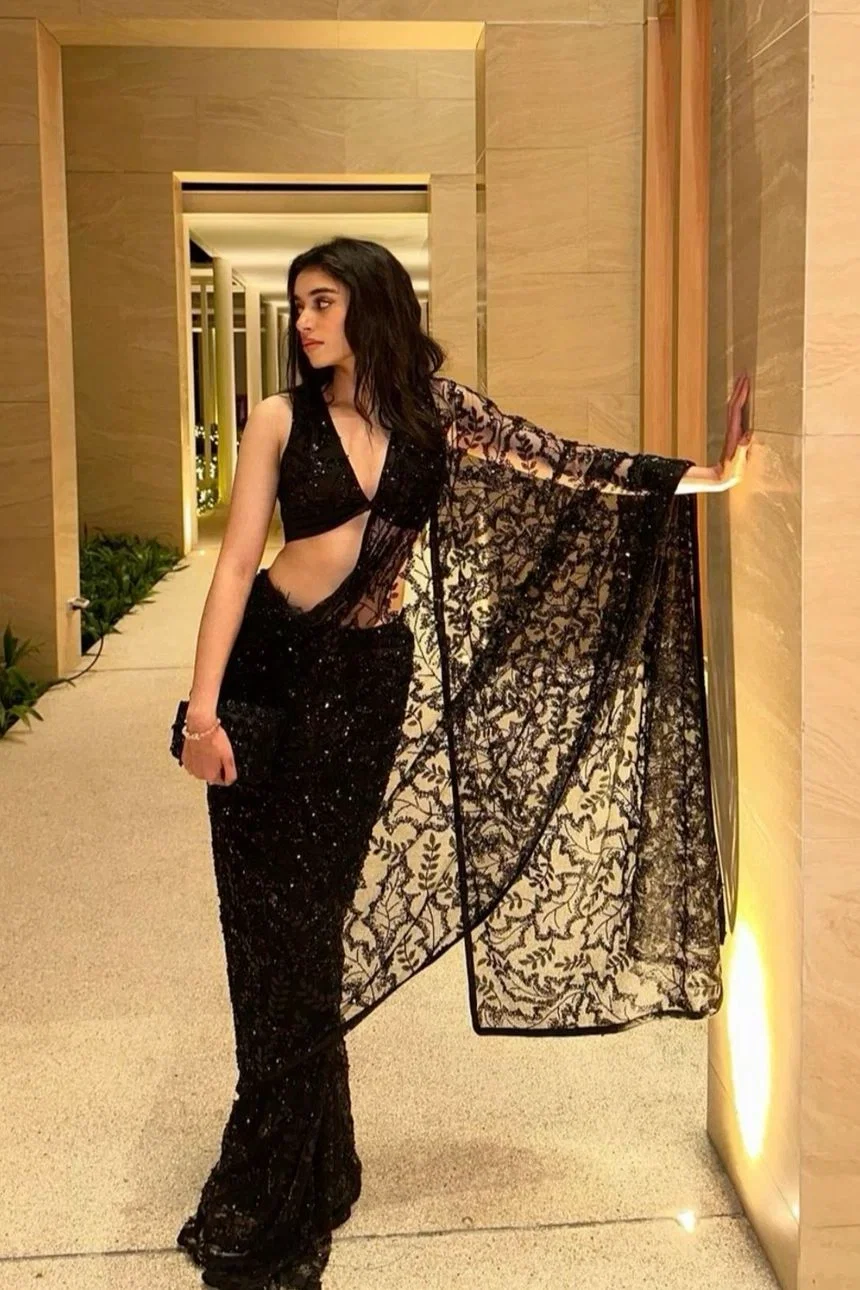 Riya Raj ::19‑year‑old Indian girl, classy but flirty, slightly needy