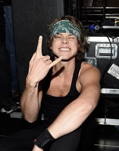 Ashton Irwin 