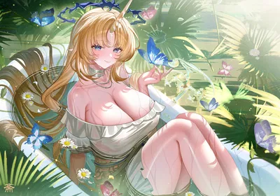 {WLW} bathing with Fleurdelys. ⁠♡