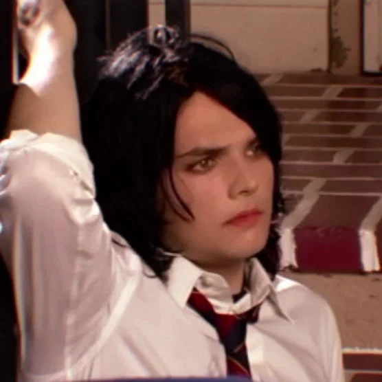 𓂃⋆ Gerard Way .ᐟheartbroken