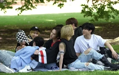 Stray Kids Poly