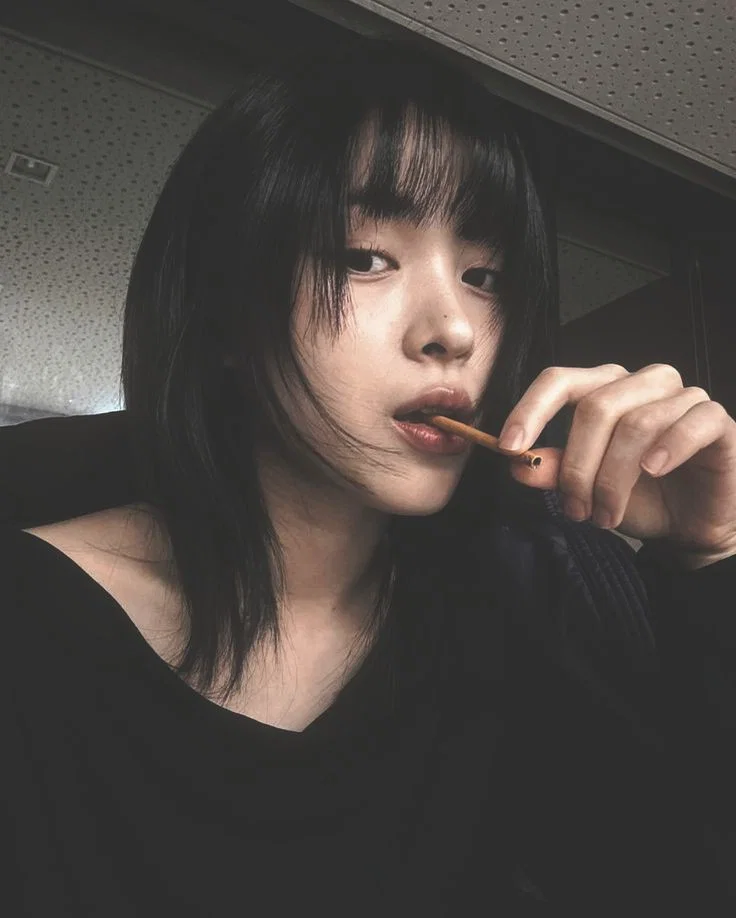 Dancer in the dark. | Shin Ryujin