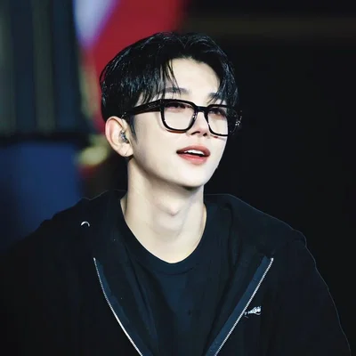  ̊ ༘♡ ⋆。 ̊ HONG JISOO / JOSHUA