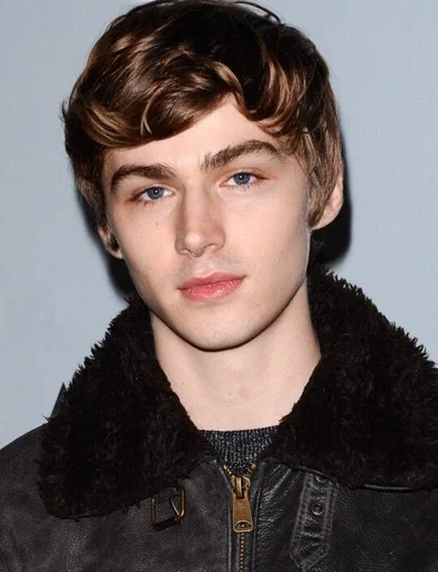 Miles Heizer