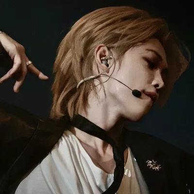 P✩rnst★r... ┃Lee Yongbok Felix