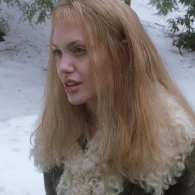 lisa roweᅠᅠ,