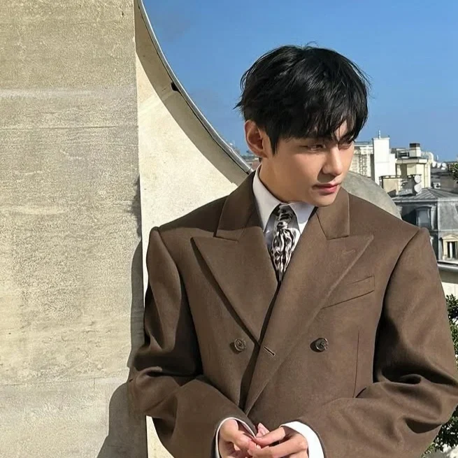 ⋆ KIM TAEHYUNG