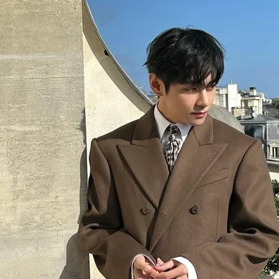 ⋆ KIM TAEHYUNG
