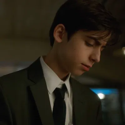 “ Five Hargreeves . ཀ . ‘ - The Umbrella Academy