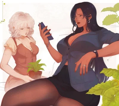 Nora and Reagan // Roommates