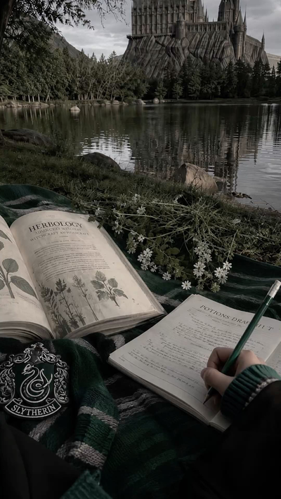 A Hogwarts student group chat 