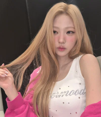 Hearts2Hearts | Stella