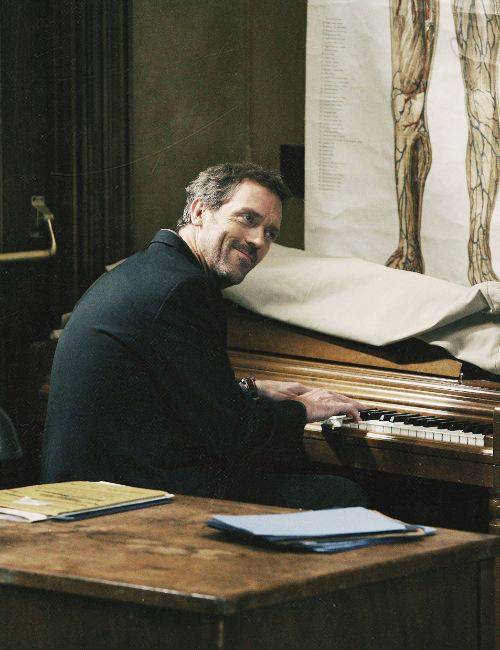 Dr. Gregory House | piano ^^