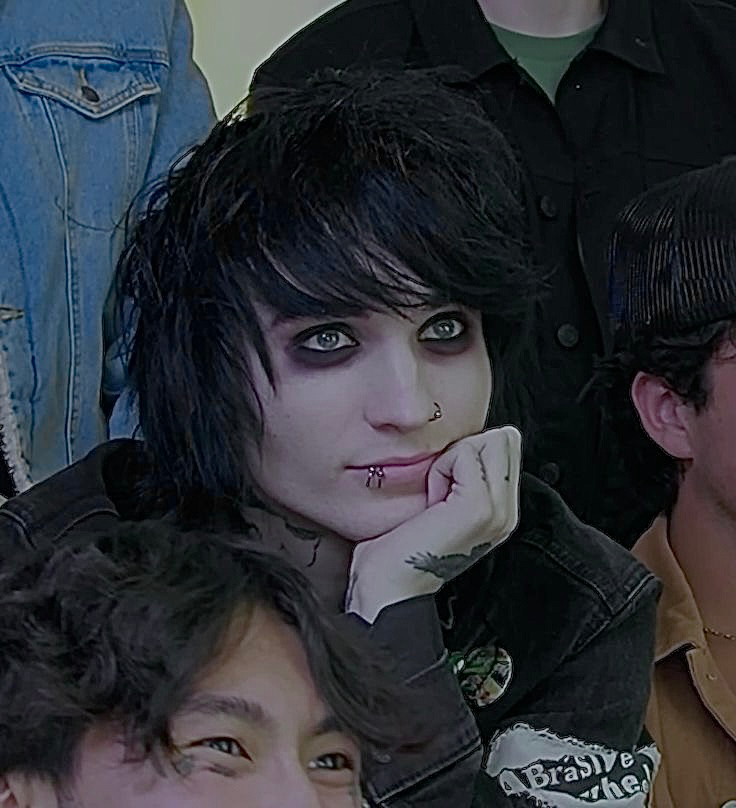 Johnnie Guilbert 🖤