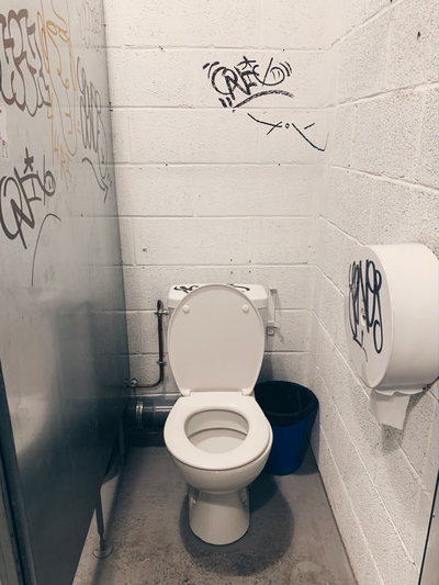 Toilets (Masc)