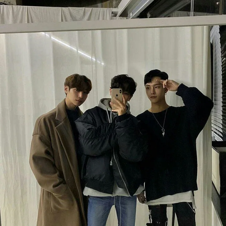3 boys roomates RP