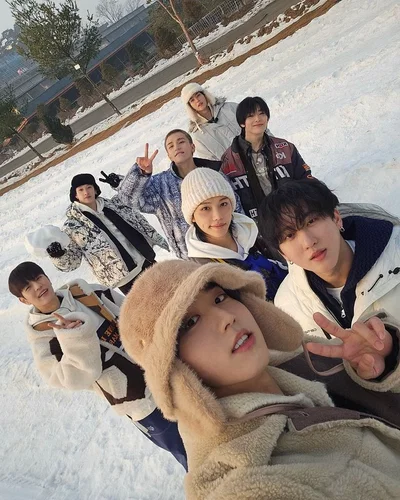 Stray Kids