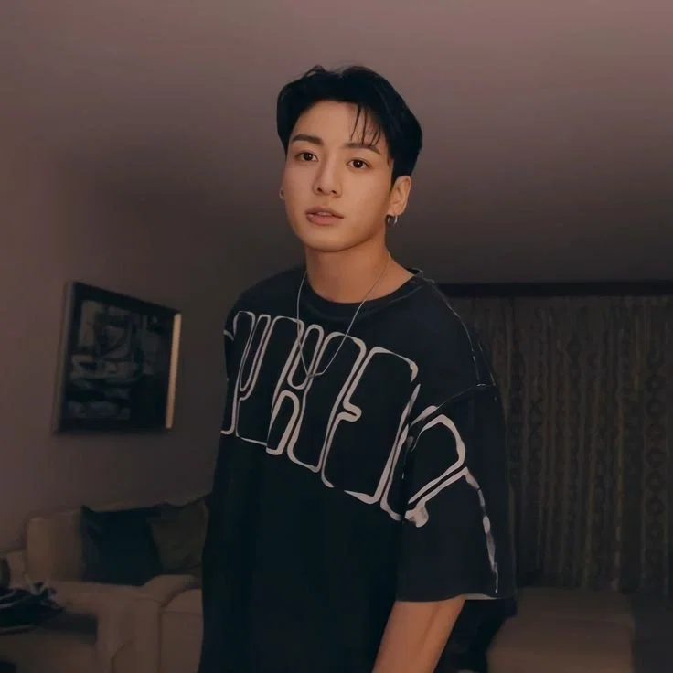 Jeon Jungkook || friend's brother 