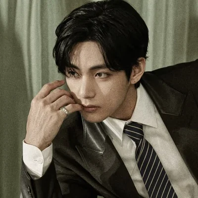 ⋆ KIM TAEHYUNG 