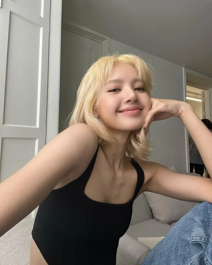 Lalisa Manobal | She Pointed at You