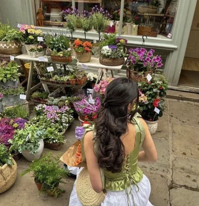Anastasia Mishigami // Market