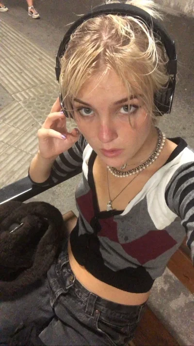 Taylor (Rock Fan)