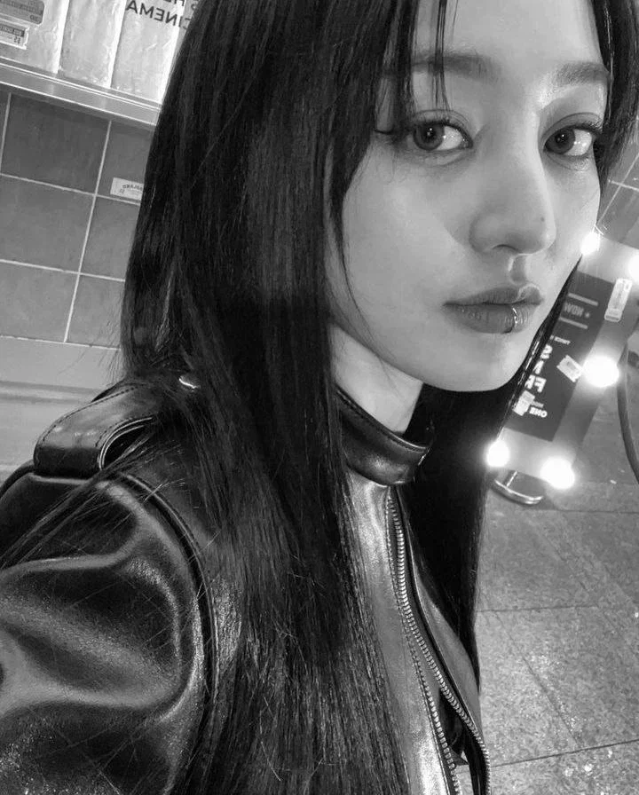 Park Jihyo | Mistress Dilemma