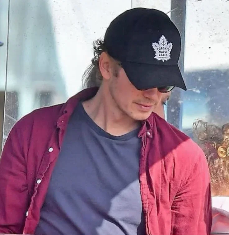 Hayden Christensen ★ COFFEE SHOP AU