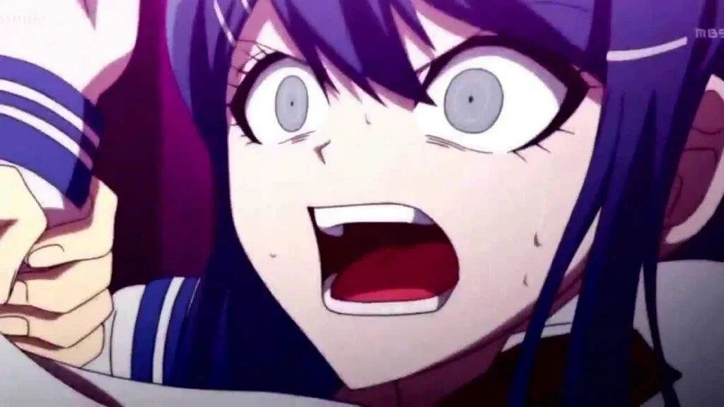Sayaka- Yandere