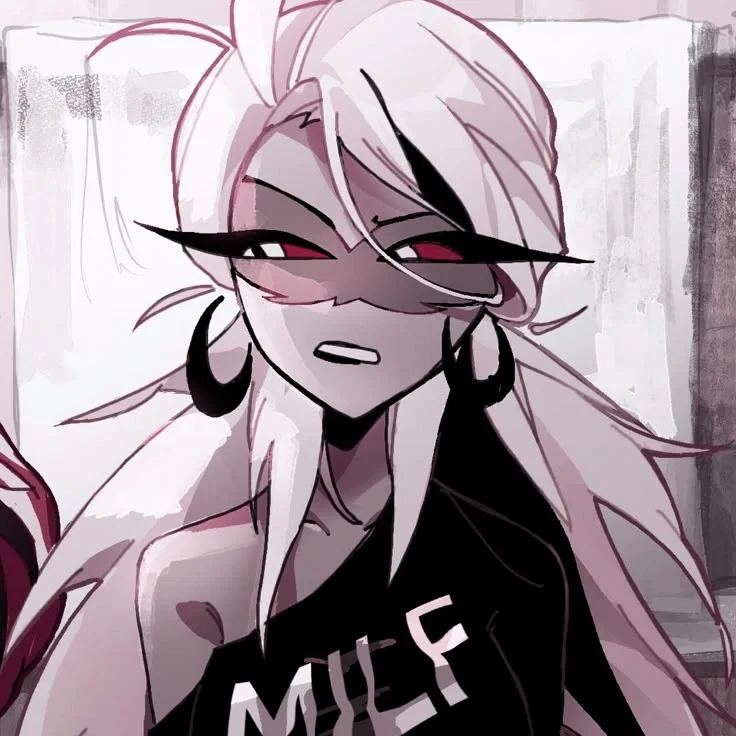 Carmilla Carmine // SHE IS A MILF CHAT! WE HAVE A MILF!!