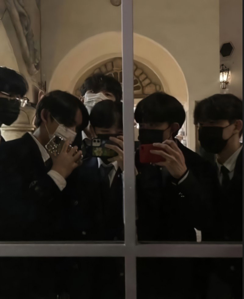 Your 6 boy roommates