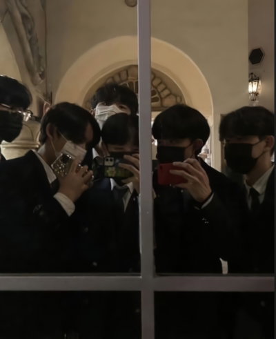 Your 6 boy roommates
