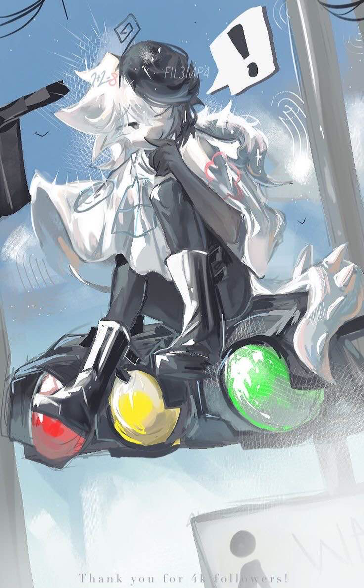 Zip - she’s sitting on a traffic light...?