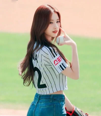 |WLW| Sana Minatozaki